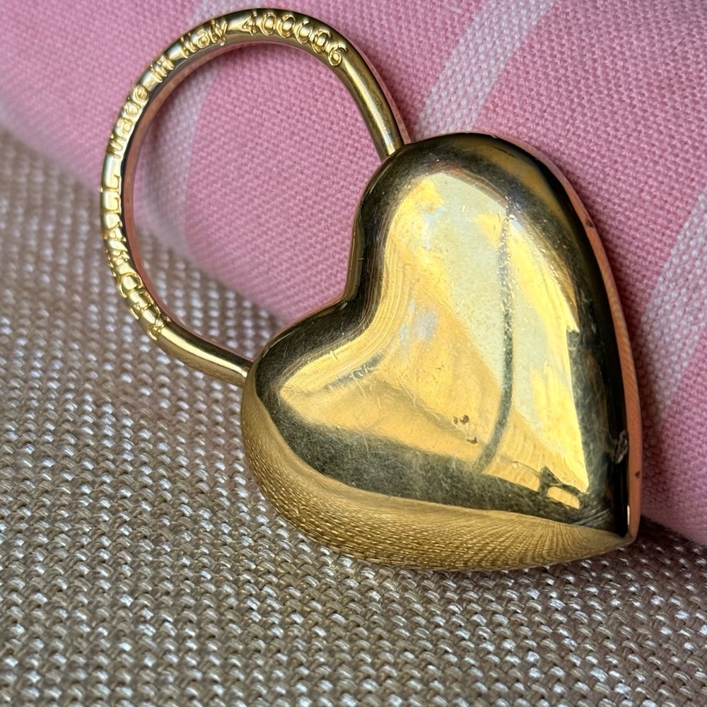MOSCHINO BY REDWALL GOLD TONED HEART LOCK BAG CHARM 1980s Vintage Key - Picture 4 of 13